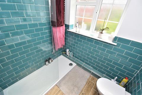 10 Penfold Close, Bishops Tachbrook, Leamington Spa, CV33 9SF