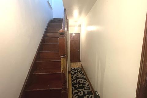 3 bedroom end of terrace house for sale - London, E12