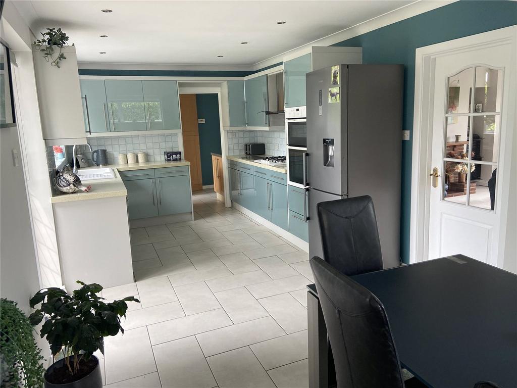 Kitchen/Dining Rm