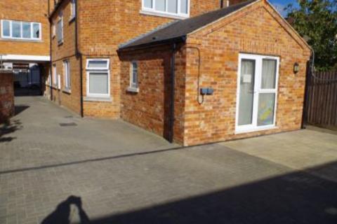 1 bedroom in a flat share to rent, Gray Street, Northampton NN1