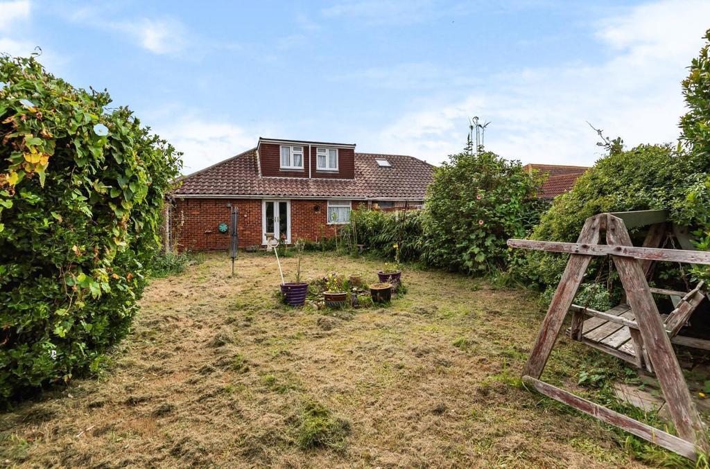 Chichester Way, Selsey, PO20 3 bed bungalow £345,000