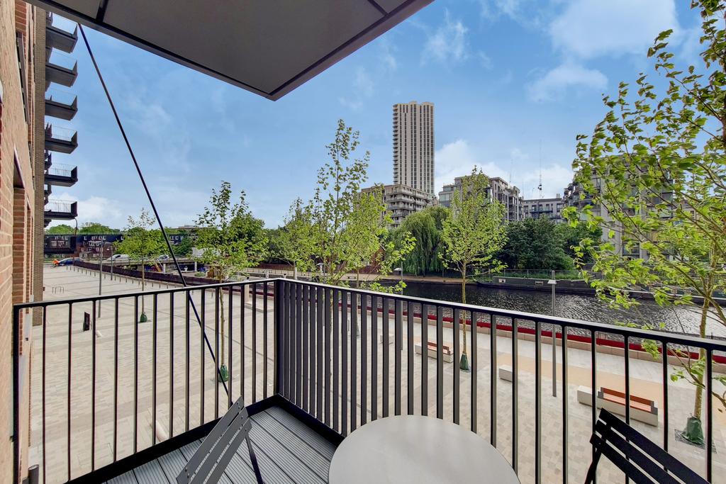 2 Balcony-1-min 4.jpg