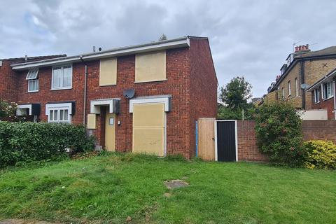 2 Cadogan Close, Teddington, TW11 8TR