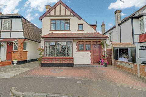 3 bedroom detached house for sale, Hamilton Close, Leigh-on-sea, SS9