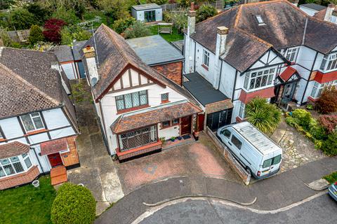 3 bedroom detached house for sale, Hamilton Close, Leigh-on-sea, SS9