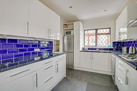 3 bedroom detached house for sale, Hamilton Close, Leigh-on-sea, SS9