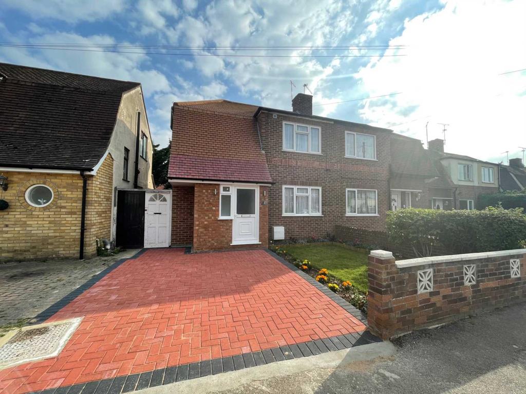 Meadowcroft Road, Reading, RG2 8RJ 4 bed semidetached house £450,000