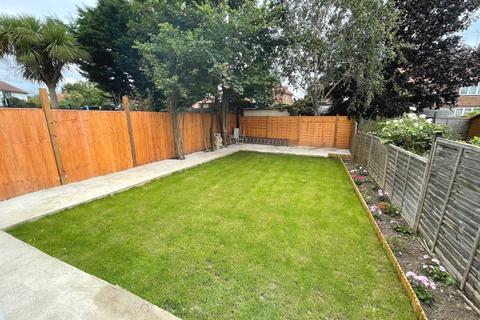 5 Meadowcroft Road, Reading, RG2 8RJ