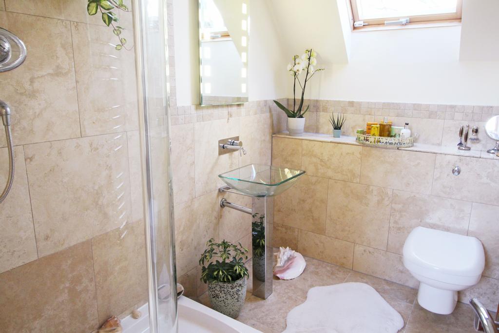 Bedroom One Ensuite