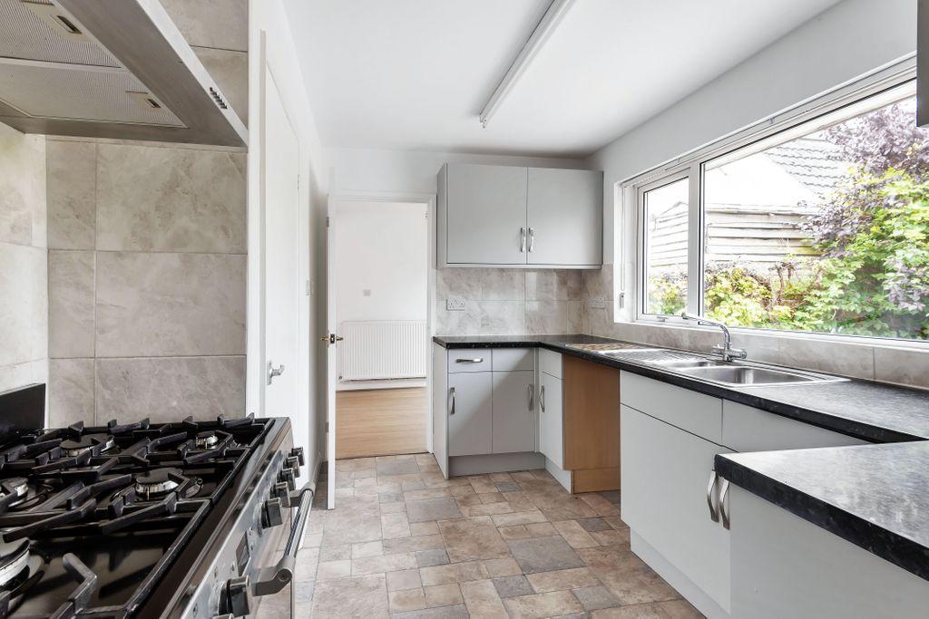 Cherry Tree Drive, Cirencester GL7 1PJ 4 bed detached bungalow £350,000