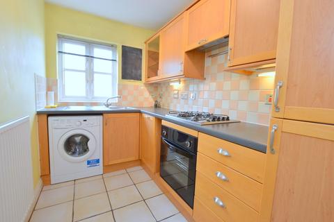 6 Cambridge Square, Redhill, RH1 6TG