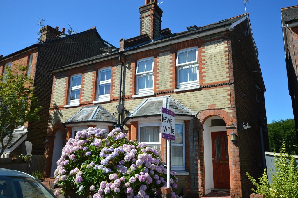 Cornfield Road, Reigate 4 bed semidetached house £2,200 pcm (£508 pw)