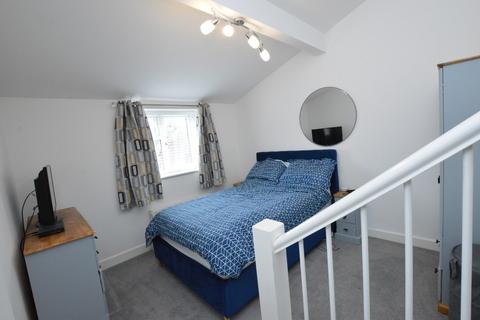 2 bedroom apartment to rent - Croydon Road, Reigate