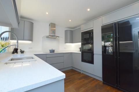 62a Holmesdale Road, Reigate, RH2 0BX