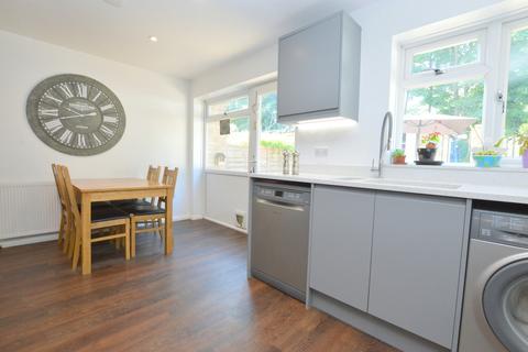 62a Holmesdale Road, Reigate, RH2 0BX
