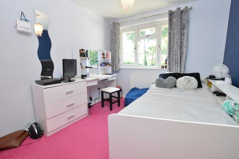 62a Holmesdale Road, Reigate, RH2 0BX