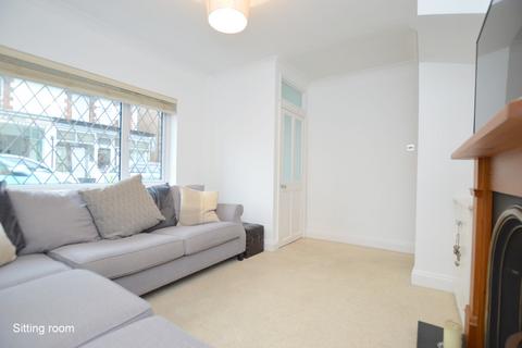 2 bedroom terraced house to rent, Holmesdale Road, Reigate