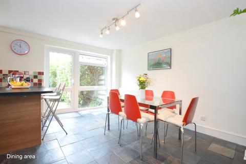 53 Cockshot Road, Reigate, RH2 7HB
