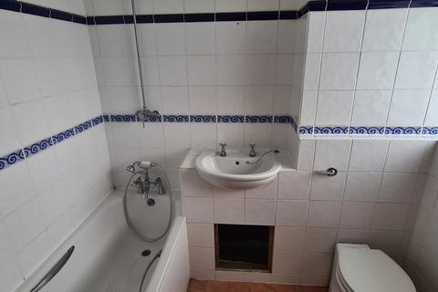 13a New Road, Kingston Upon Thames, KT2 6AP