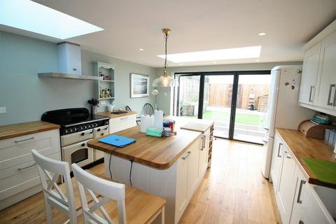 19 Mark Street, Reigate, RH2 0BL