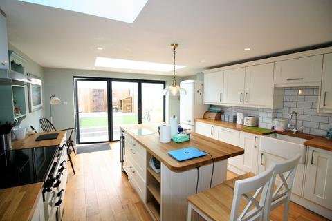19 Mark Street, Reigate, RH2 0BL