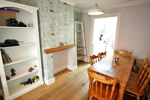 19 Mark Street, Reigate, RH2 0BL