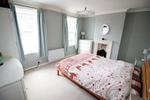 19 Mark Street, Reigate, RH2 0BL