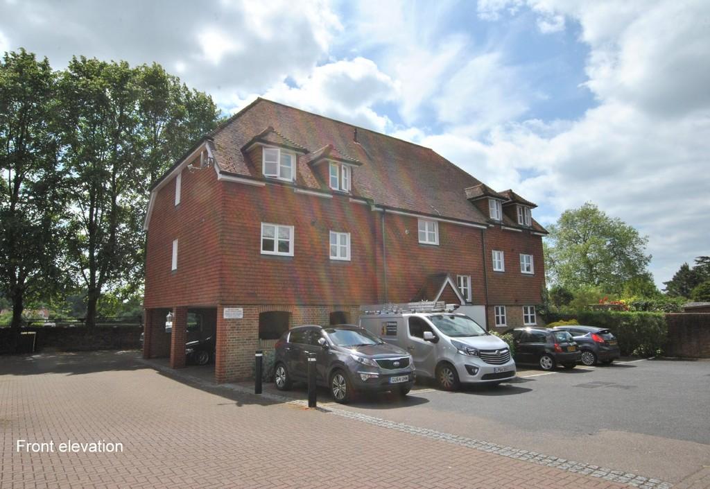 West Street, Reigate 1 bed apartment £950 pcm (£219 pw)