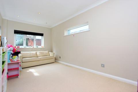 62 Brighton Road, Banstead, SM7 1BT