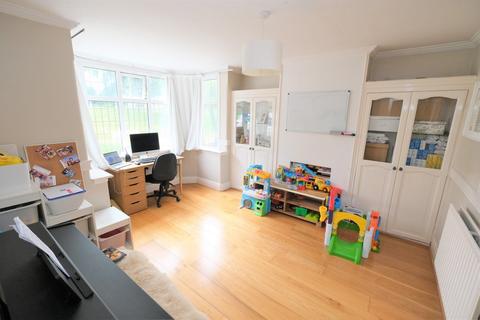 5 Spur Road, Orpington, BR6 0QR