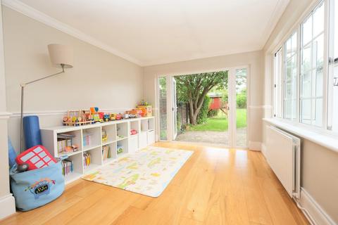5 Spur Road, Orpington, BR6 0QR