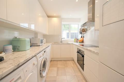 5 Spur Road, Orpington, BR6 0QR