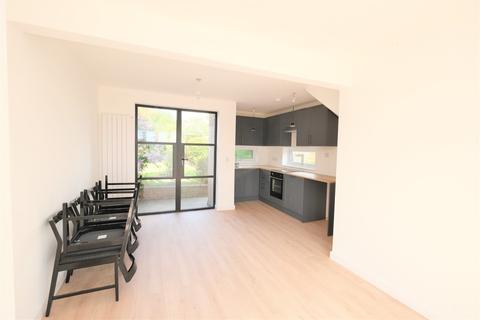 2 Littlejohn Road, Orpington, BR5 2BX