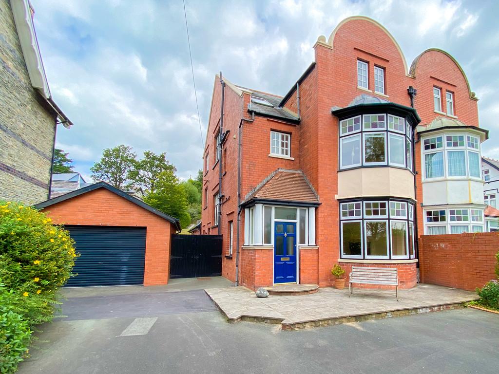 Llanbadarn Road, Llanbadarn Fawr 6 bed semidetached house £525,000
