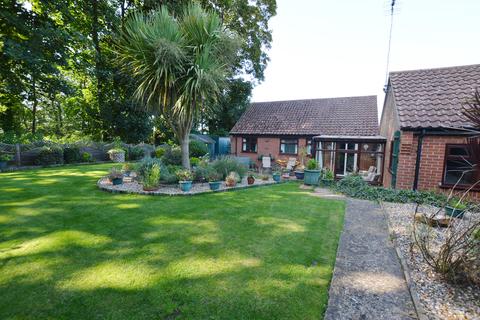2 Caxton Close, Beeston Regis, Sheringham, NR26 8SU