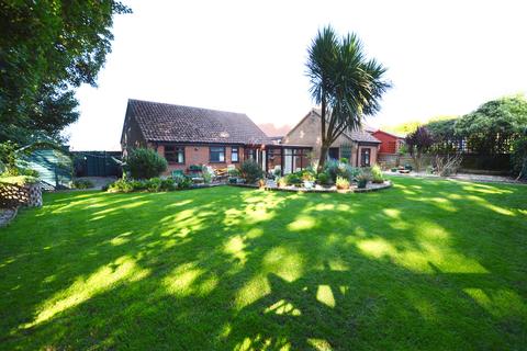 2 Caxton Close, Beeston Regis, Sheringham, NR26 8SU