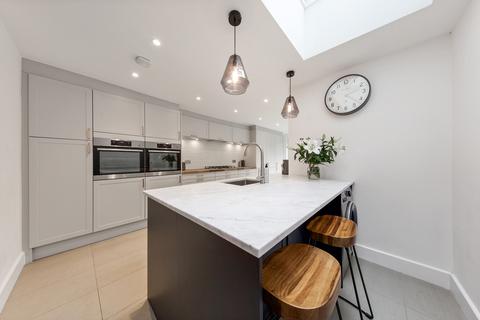 35 Michael Road, Leytonstone, London, E11 3DY