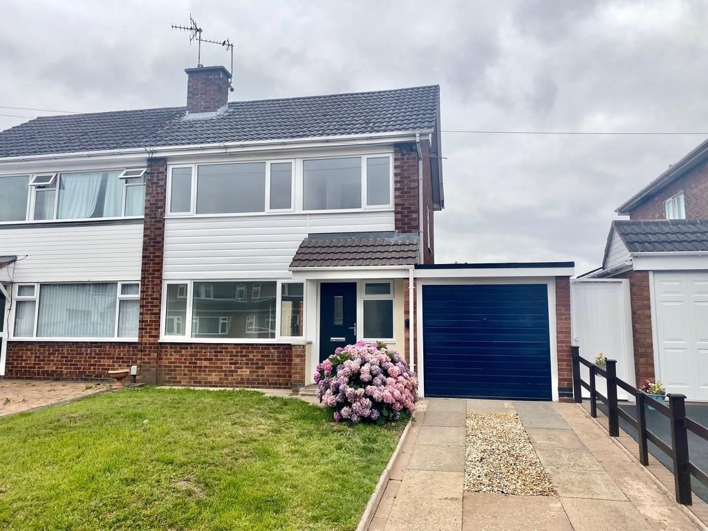 Radnor Drive, Stockingford, Nuneaton 3 bed semidetached house £220,000