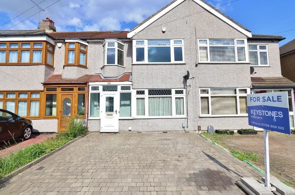 Faircross Avenue, Romford, RM5 4 bed terraced house £450,000