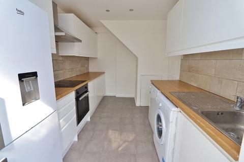 8 Archway, Romford, RM3 7EB