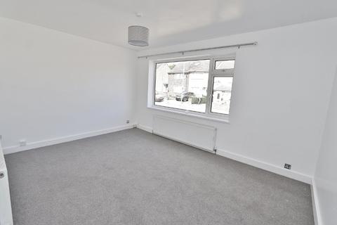 8 Archway, Romford, RM3 7EB