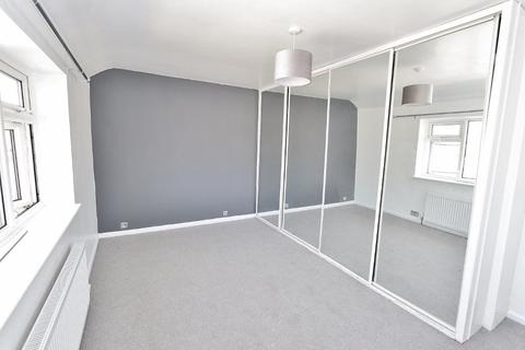 8 Archway, Romford, RM3 7EB