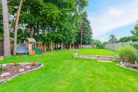Three Elms Bletchingley Road, Godstone, RH9 8LL