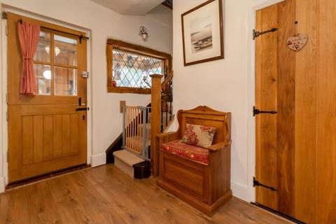 Three Elms Bletchingley Road, Godstone, RH9 8LL