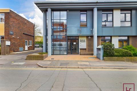 2 bedroom flat for sale, Astral House, The Runway, Ruislip, Middlesex, HA4