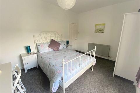70 Central Avenue, Kilbirnie, KA25 6JG
