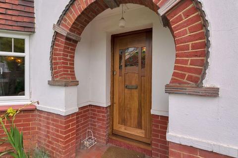 25 Deakin Leas, Tonbridge, TN9 2JS