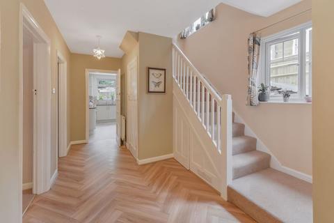 25 Deakin Leas, Tonbridge, TN9 2JS