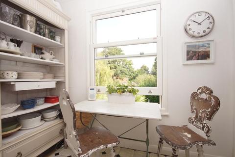 Flat 3, Glenview Station Road, Steyning, BN44 3YL