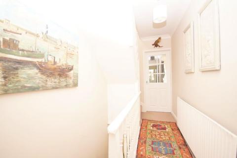 Flat 3, Glenview Station Road, Steyning, BN44 3YL
